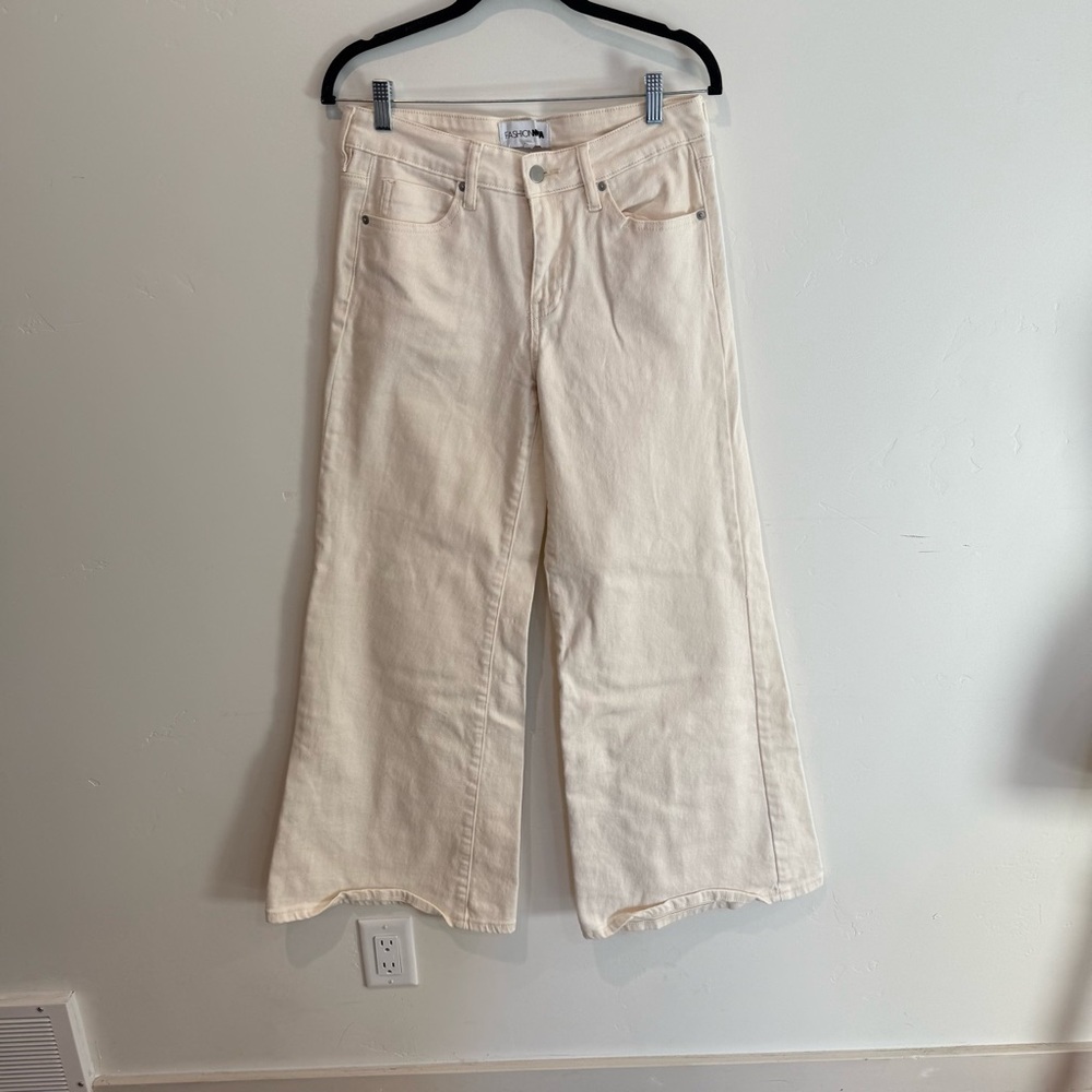 Fashion Nova Women's Cream High Rise Wide Leg Jeans Size 3 Cotton Boho Denim